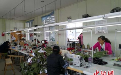 留守妇女变“熊猫妈妈” “熊猫”手工艺品走出国门受追捧