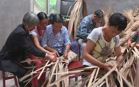夹江县举办竹编工艺品技能培训班 助力精准脱贫