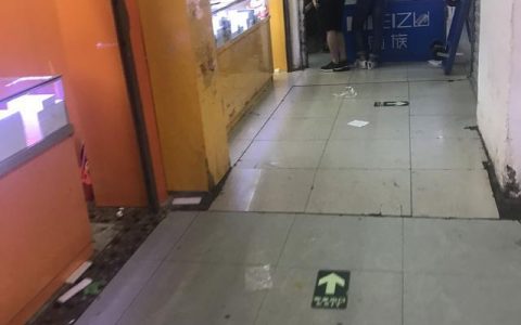 华强北手机批发市场遭遇“灾难”平均每天关门二十家店铺