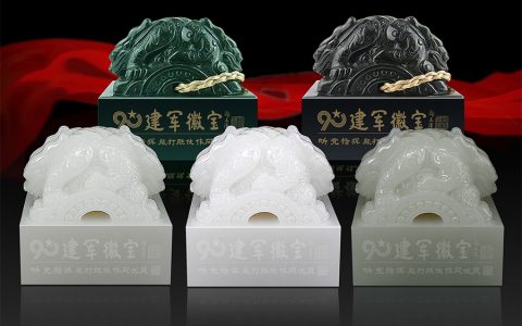 建军徽宝》推出掀起收藏玉玺热潮