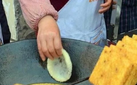 老成都市井小吃窝子油糕的做法