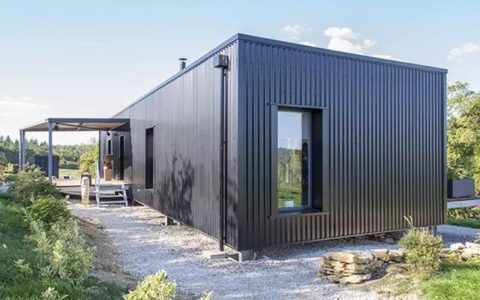 公建住宅森林边缘的集装箱住宅