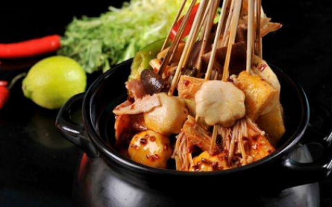 开心的猫来自成都的靓猫串串让传统小吃也能大放异彩