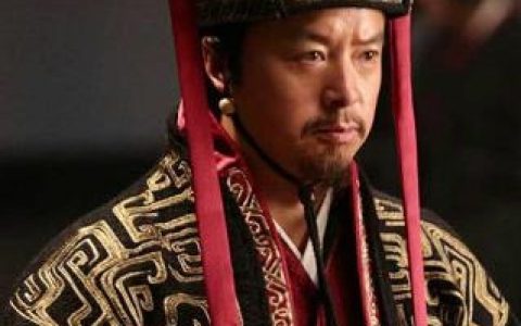 他创造了九品中正制喜好品评人物曹丕还把他当自己的“颜回