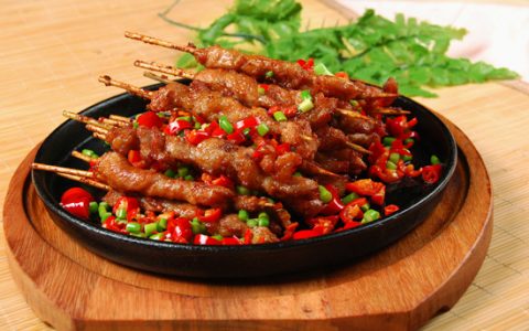 顶级厨师”现身蓉城 钟情成都特色小吃豆花（图