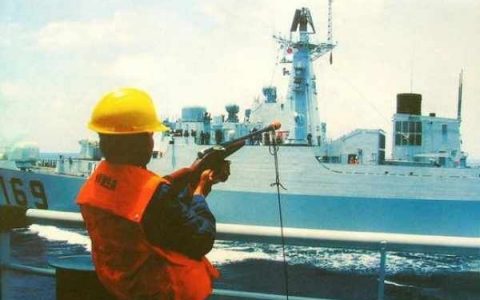 中国海军远航离不开这武器：却是建国初老古董
